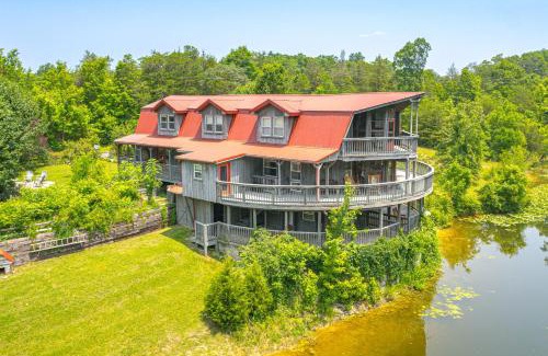 Kodak Casa | Strawberry Plains Cabin Private Pond and Game Room!