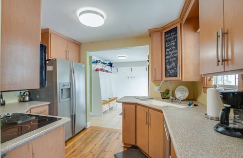 Spring Lake Casa | Strawberry Point Cottage