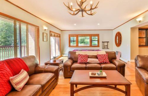 Jewett Center Casa | Stream-Side Atrium Home with Side Rooms & Pool Table