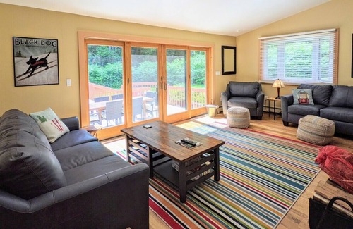 Shandaken Casa | Stream-side tranquility, Wood burning pizza oven!