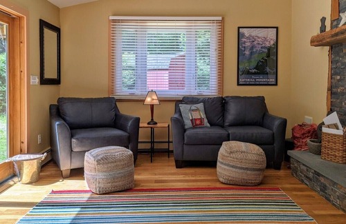 Shandaken Casa | Stream-side tranquility, Wood burning pizza oven!