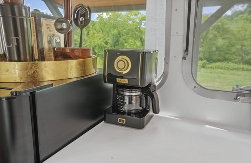 Rockbridge Casa | Streams and Dreams at Laurel Run Luxury Airstream Glamping The Manhattan Unit 1