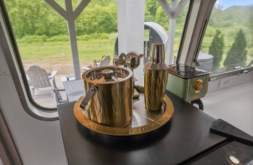 Rockbridge Casa | Streams and Dreams at Laurel Run Luxury Airstream Glamping The Royale Unit 3