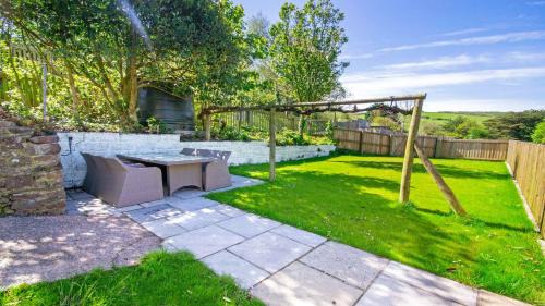 Georgeham Casa | Streamways Nr Croyde - Large country cottage with valley views, Hot Tub option and private garden cabin, sleeps 12-16