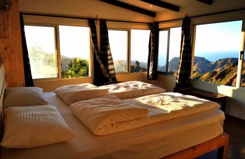 Santiago Cabina | Strela Mountain Lodge