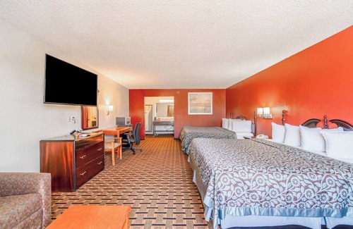 Vernon Hotel | Stress-Free Stay Near Gas Stations – Spacious Room with Parking Included