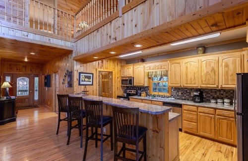Apple Ridge Cabina | Stress Re-Leaf - Blowing Rock Cabin with great view, hot tub, pool table