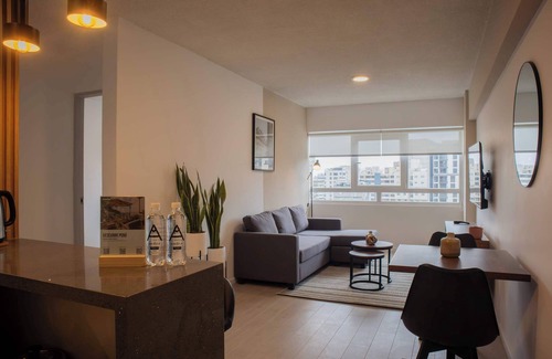 Leuro Apartamento | Striking 1BR in Miraflores