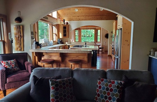 Comeback Bay Casa | Striking LAKEFRONT home w/ hot tub, dock, highspeed WIFI & week/month discounts