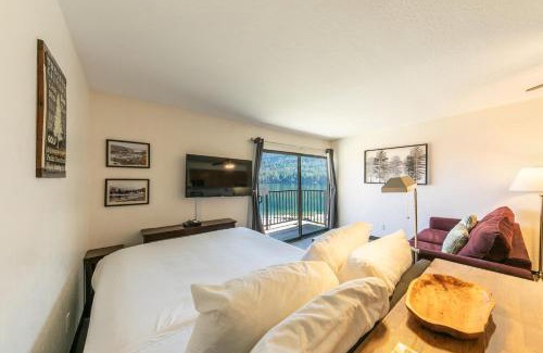 Truckee Casa | Striking Studio w/Lake View #244 at Donner Lake Village