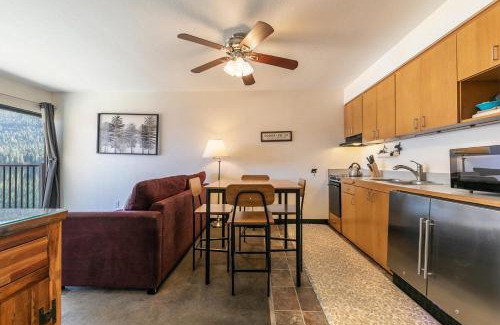 Truckee Casa | Striking Studio w/Lake View #244 at Donner Lake Village
