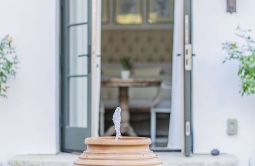 Woodside Apartamento | Strikingly elegant, exquisite & estately Villa!