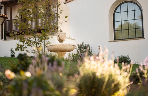 Woodside Apartamento | Strikingly elegant, exquisite & estately Villa!