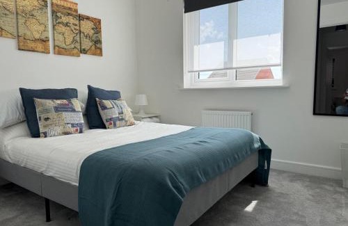Clyst St Mary Casa | Strikingly Stylish Exeter Retreat - Modern 3-Bed