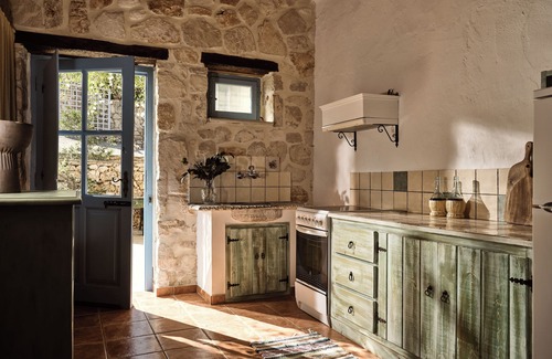 Skinaria Casa | Strofilia Stone Residences