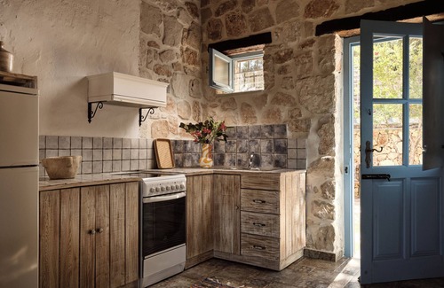 Skinaria Casa | Strofilia Stone Residences