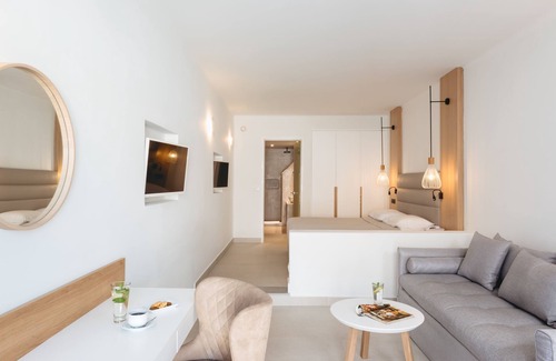 Kamari Hotel | Strogili Hotel - Adults Only