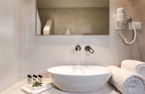 Kamari Hotel | Strogili Hotel - Adults Only
