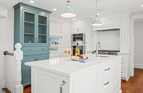 Chatham Casa | Stroll to Chatham's Popular Shops & Dining / Or Walk to Andrew Hardings Beach from This NEW Impeccable Compound