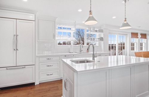 Chatham Casa | Stroll to Chatham's Popular Shops & Dining / Or Walk to Andrew Hardings Beach from This NEW Impeccable Compound