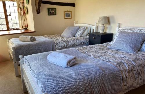 Bridport Casa | Strongate Cottage Rural Retreat - near Bridport & Jurassic Coastline