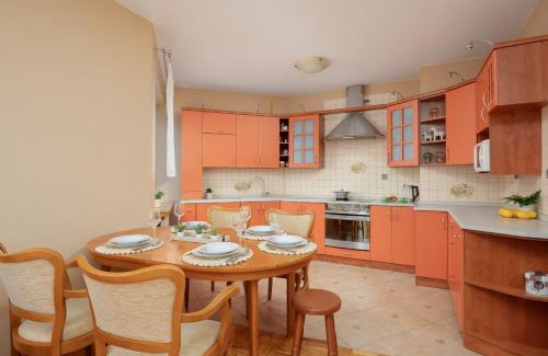 Ursynow Apartamento | Stryjeńskich Cozy Apartment with Balcony in Warsaw Ursynów district by Noclegi Renters