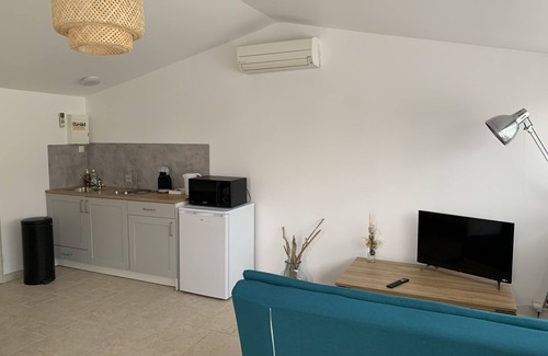 Saint-Saturnin-les-Avignon Apartamento | Studio Le soleil couchant, in Provence near Avignon