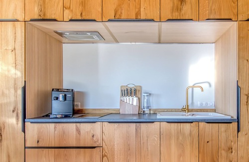 Saint-Sulpice-de-Faleyrens Apartamento | Estudio 'Au Chai Bigaroux' con terraza privada, Wi-Fi y aire acondicionado