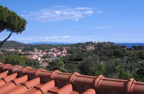 Porto Azzurro Apartamento | Apartamentos en la casa de campo / fantásticas vistas de las montañas, el mar y Porto Azzurro