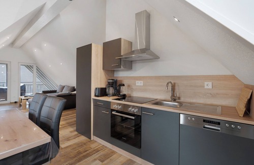 Koenigsfeld im Schwarzwald Apartamento | Apartamento estudio 'Ferienwohnung Maurer' con jardín compartido, balcón y Wi-Fi