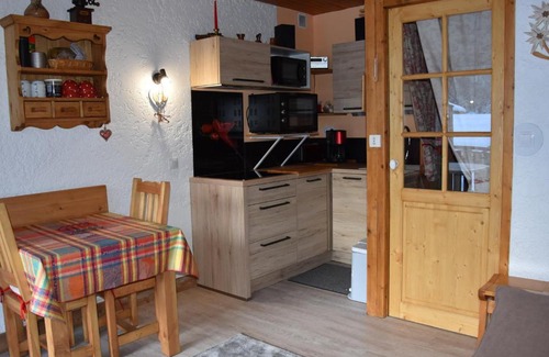 Pralognan-la-Vanoise Apartamento | Studio équipé, 400m des commerces, terrasse sud, accepte animaux. - FR-1-464-175