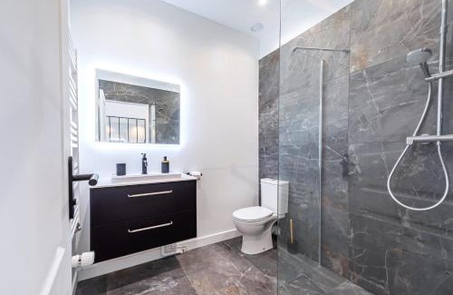 Saint-Cyr-l'Ecole Apartamento | Studio équipé, gare à 200m, entre Versailles et SQY