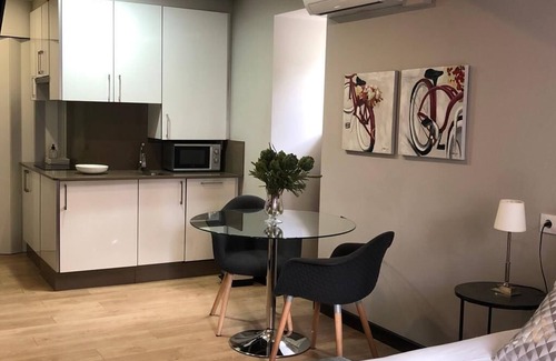 Santiago de Compostela Apartamento | Estudio a 350 m. de la catedral - jardín, terraza, wifi - Planta baja