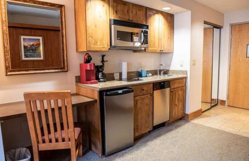 Crested Butte Casa | Studio 107 at Perfect Location w Pool & Hot Tub