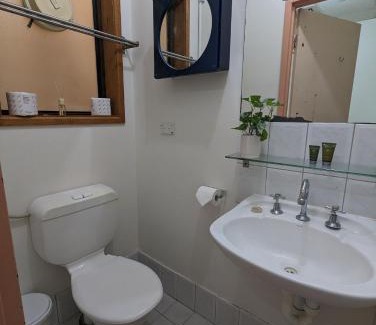 Adelaide Central Business District Hotel | Studio 17 Wright Lodge