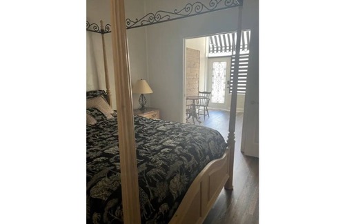 Tifton Apartamento | Studio #2 - Stylish 1 bedroom studio apartment