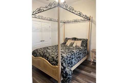 Tifton Apartamento | Studio #2 - Stylish 1 bedroom studio apartment