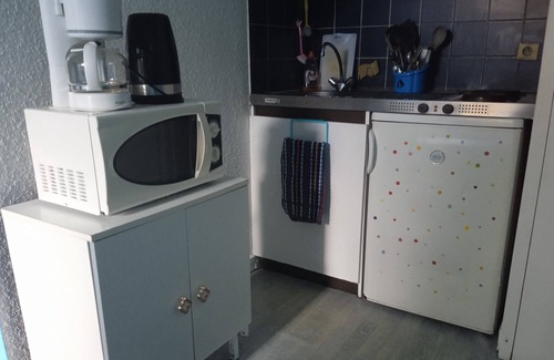 Cimetiere de l'Est Apartamento | Studio 20 m2 with small private terrace.