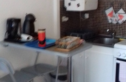 Hyeres City Centre Apartamento | Estudio de 21m2 en segunda planta con dos personas.