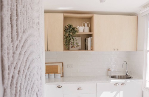 Coffs Harbour Casa | Studio 26: Central, Hampton's Poolside Hideaway