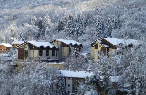 Brides-les-Bains Apartamento | Studio 28m² avec balcon, couchages pour 4, Wifi et parking, proche centre-village et thermes - FR-1-512-219