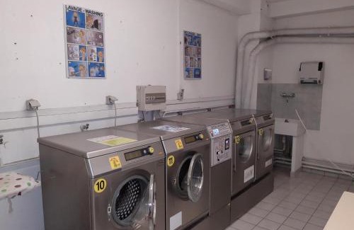 Brides-les-Bains Apartamento | Studio 28m² avec balcon, couchages pour 4, Wifi et parking, proche centre-village et thermes - FR-1-512-219