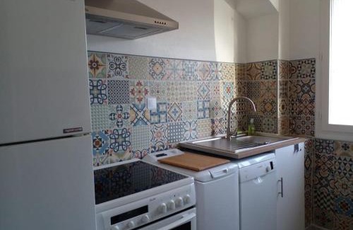 Amelie-les-Bains-Palalda Apartamento | Studio 33 m2 , climatisé, parking extérieur privé gratuit