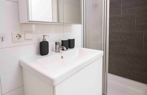 Prutz Apartamento | Studio 3 in Haus Rose: Cozy, family- and pet-friendly.