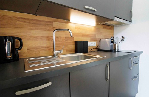 Prutz Apartamento | Studio 4 in Haus Rose: Cozy and pet-friendly.