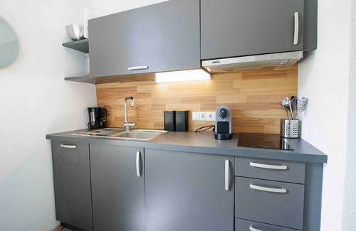 Prutz Apartamento | Studio 4 in Haus Rose: Cozy and pet-friendly.