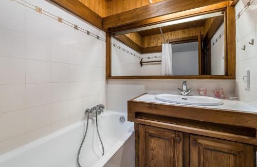Le Planellet Apartamento | Studio 4 pers - Balcon - Proximité pistes et golf - TV - Garage - Animaux OK - Tennis en été - FR-1-453-82