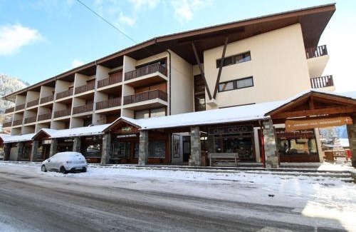 Les Carroz-d'Araches Apartamento | Studio 4 pers, centre village, 450m télécabine, balcon, casier à skis, animaux acceptés - FR-1-572-211