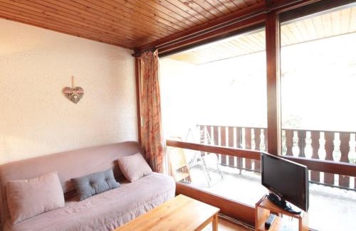 Les Carroz-d'Araches Apartamento | Studio 4 pers, centre village, 450m télécabine, balcon, casier à skis, animaux acceptés - FR-1-572-211
