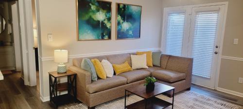 Pine Forest Apartamento | Studio 409 - Accessible with Premium Wifi